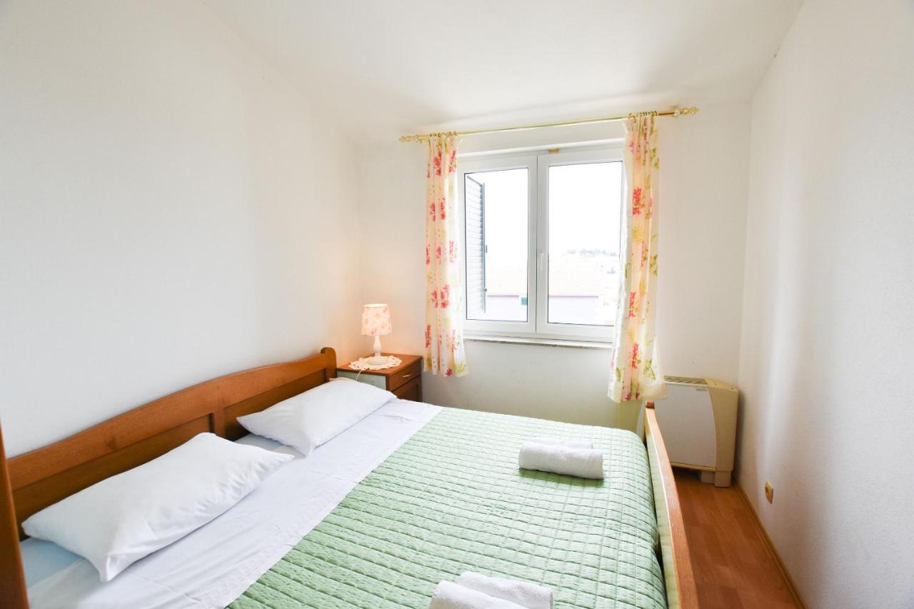 Apartments Karmen I 普利莫顿 外观 照片