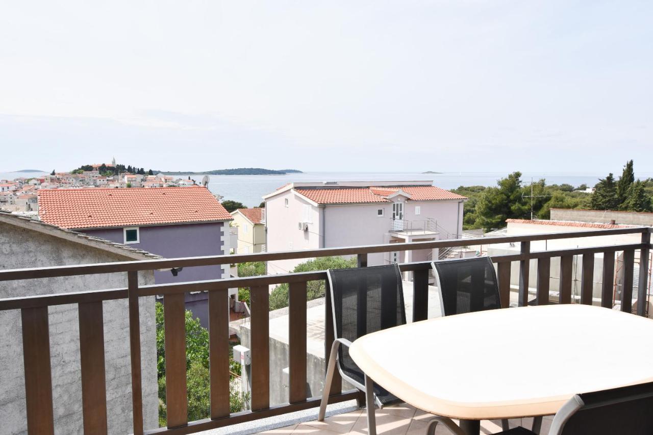 Apartments Karmen I 普利莫顿 外观 照片