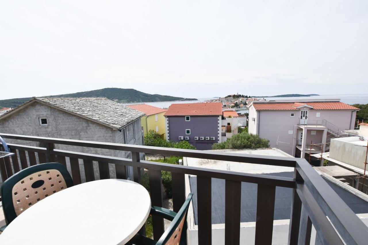 Apartments Karmen I 普利莫顿 外观 照片