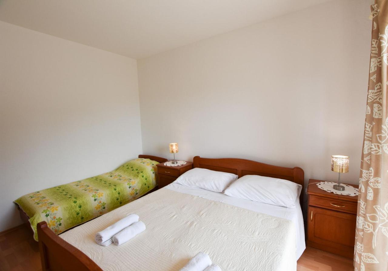 Apartments Karmen I 普利莫顿 外观 照片