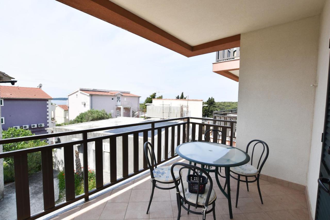 Apartments Karmen I 普利莫顿 外观 照片